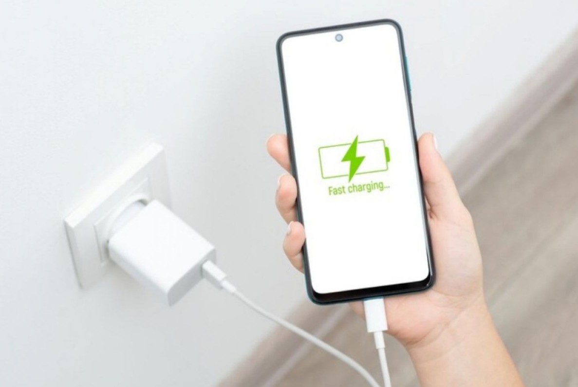 Perbedaan Charging Cepat dan Charging Lambat di iPhone